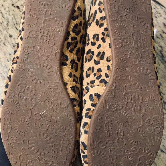 UGG Women's Tan Leopard Print Loafers - Women Size 8.5 - Picture 10 of 10